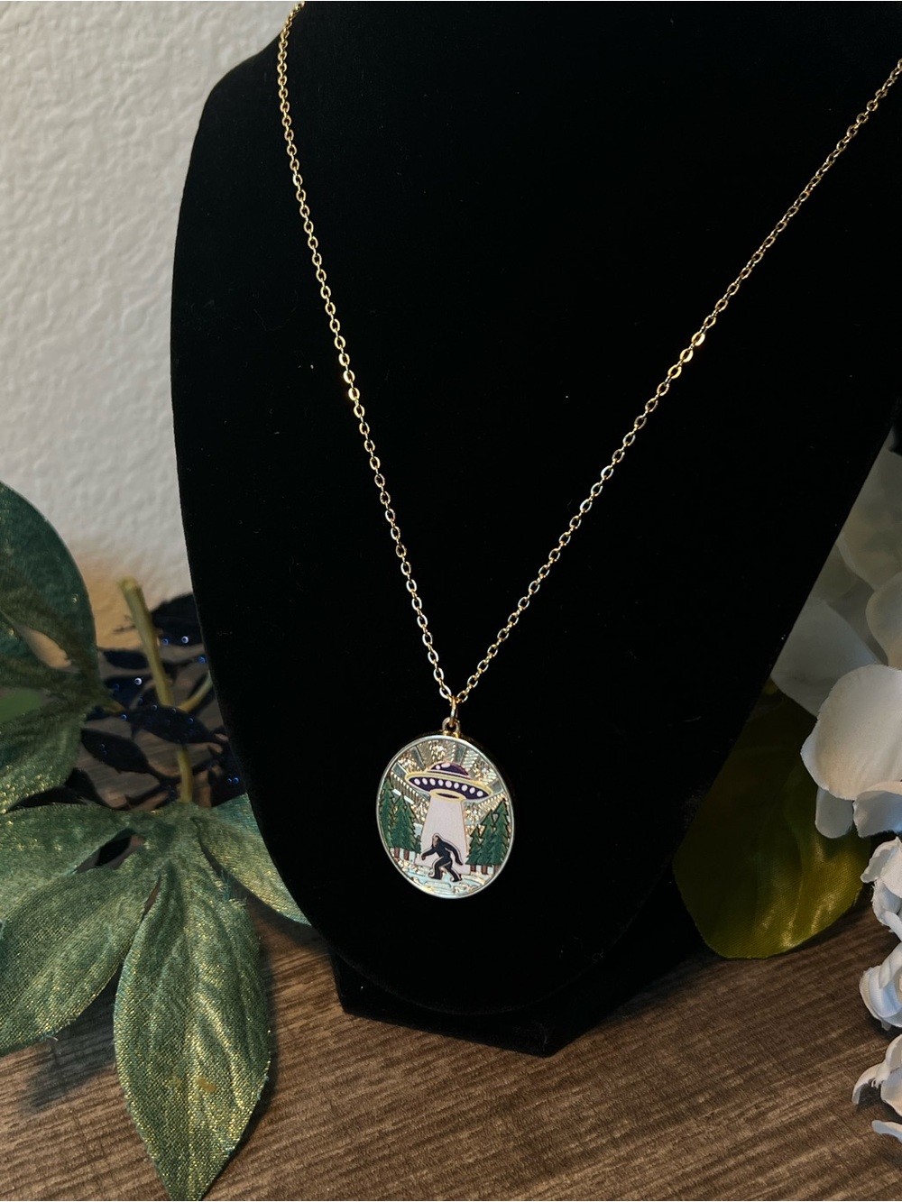 UFO And Sasquatch Pendant Necklace - Green/Gold Gold-Tone Oval / Cryptid